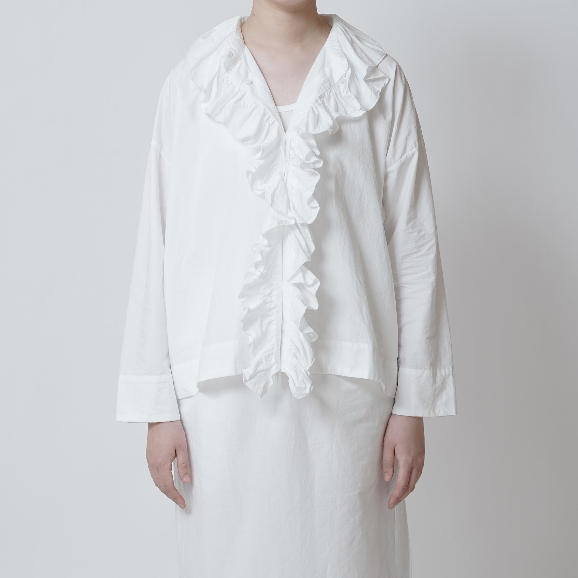 White frilled shirt / Pre-order