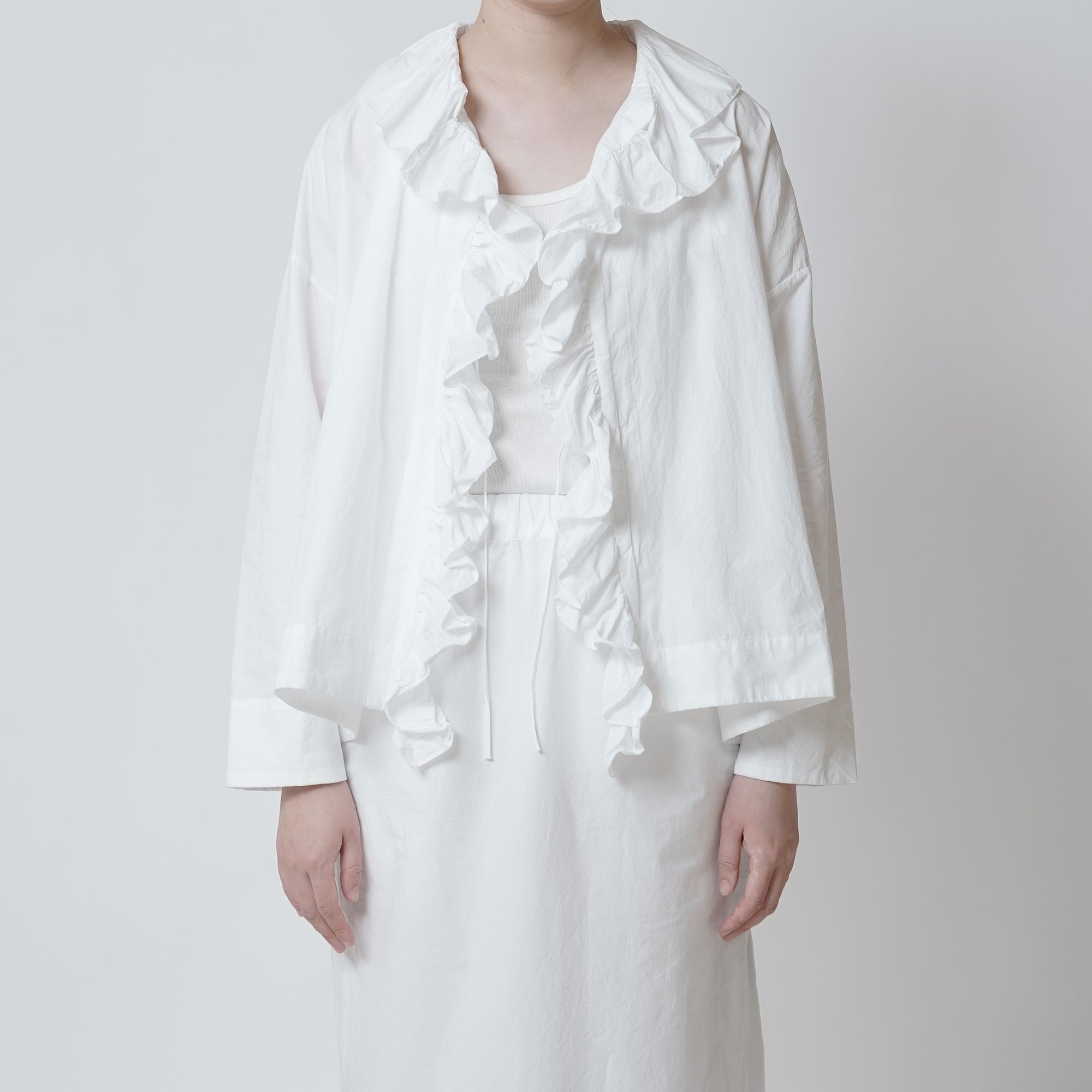 White frilled shirt / Pre-order