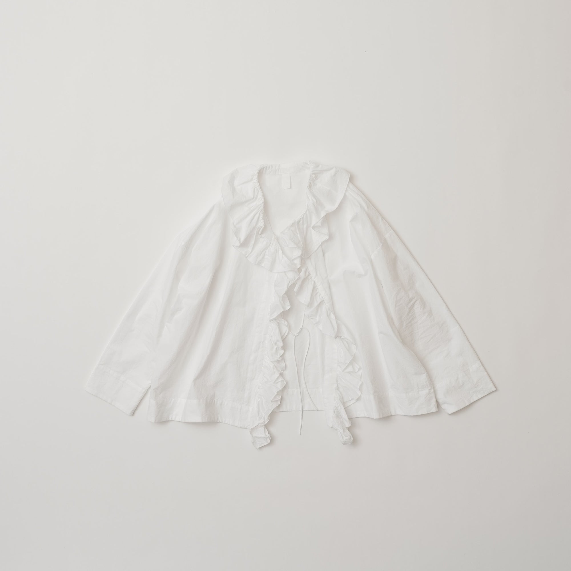 White frilled shirt / Pre-order