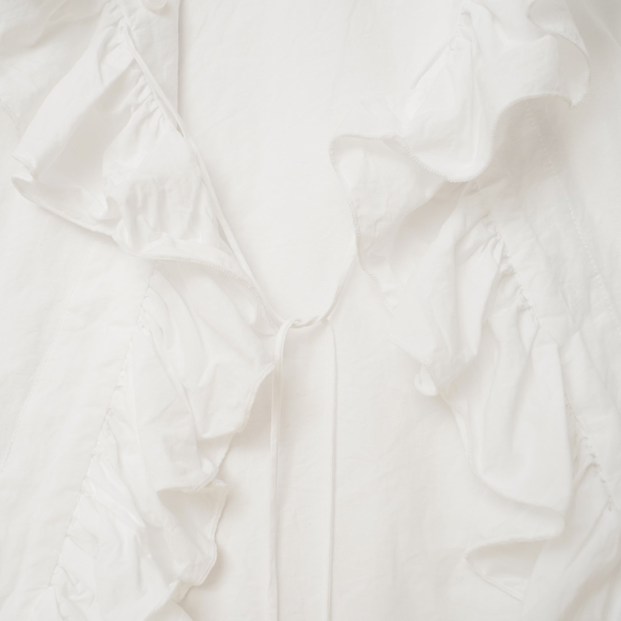 White frilled shirt / Pre-order