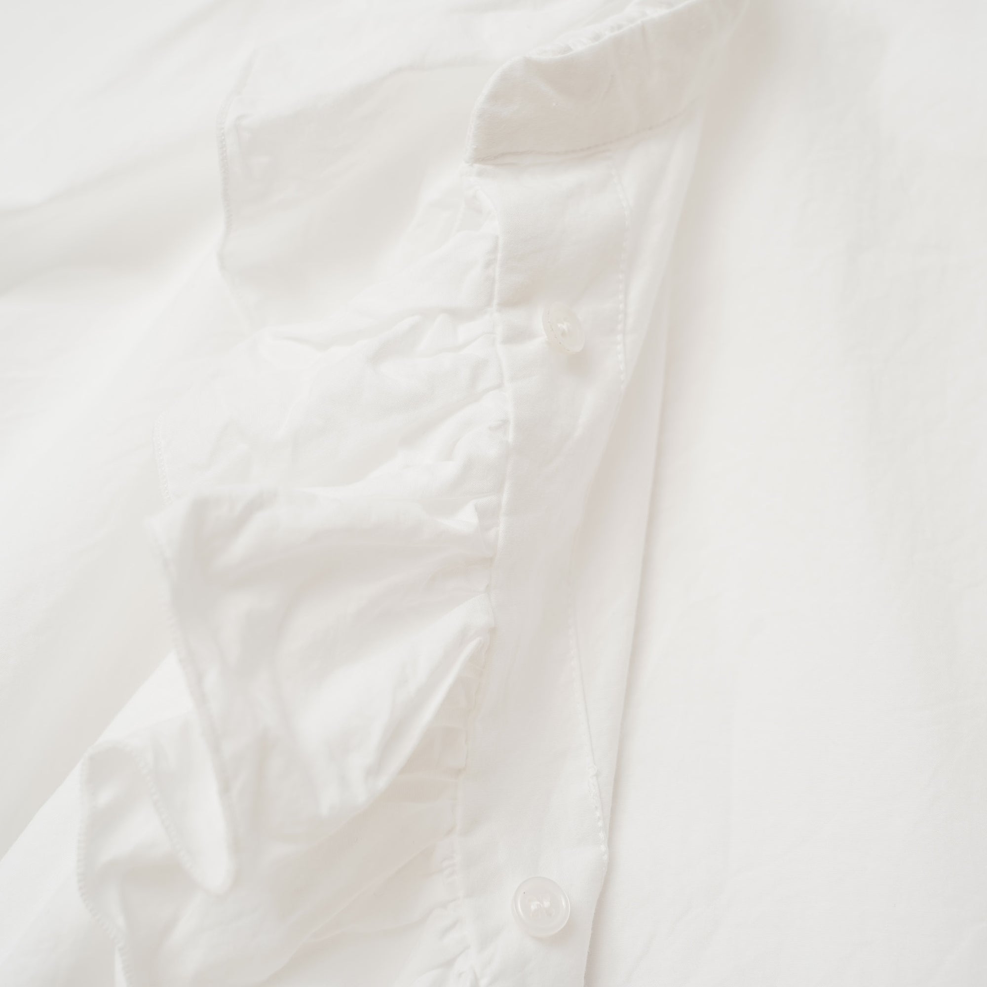White frilled shirt / Pre-order