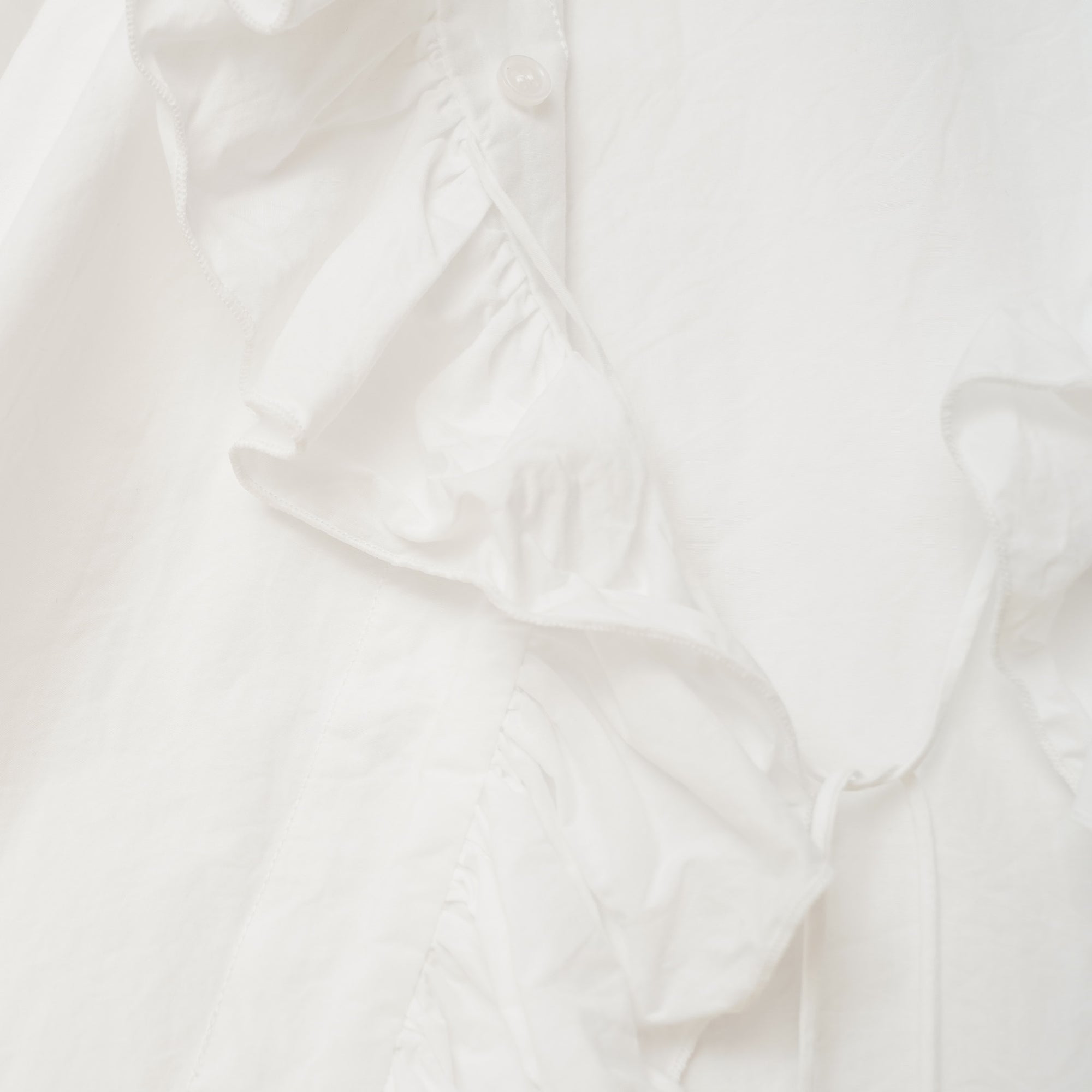 White frilled shirt / Pre-order