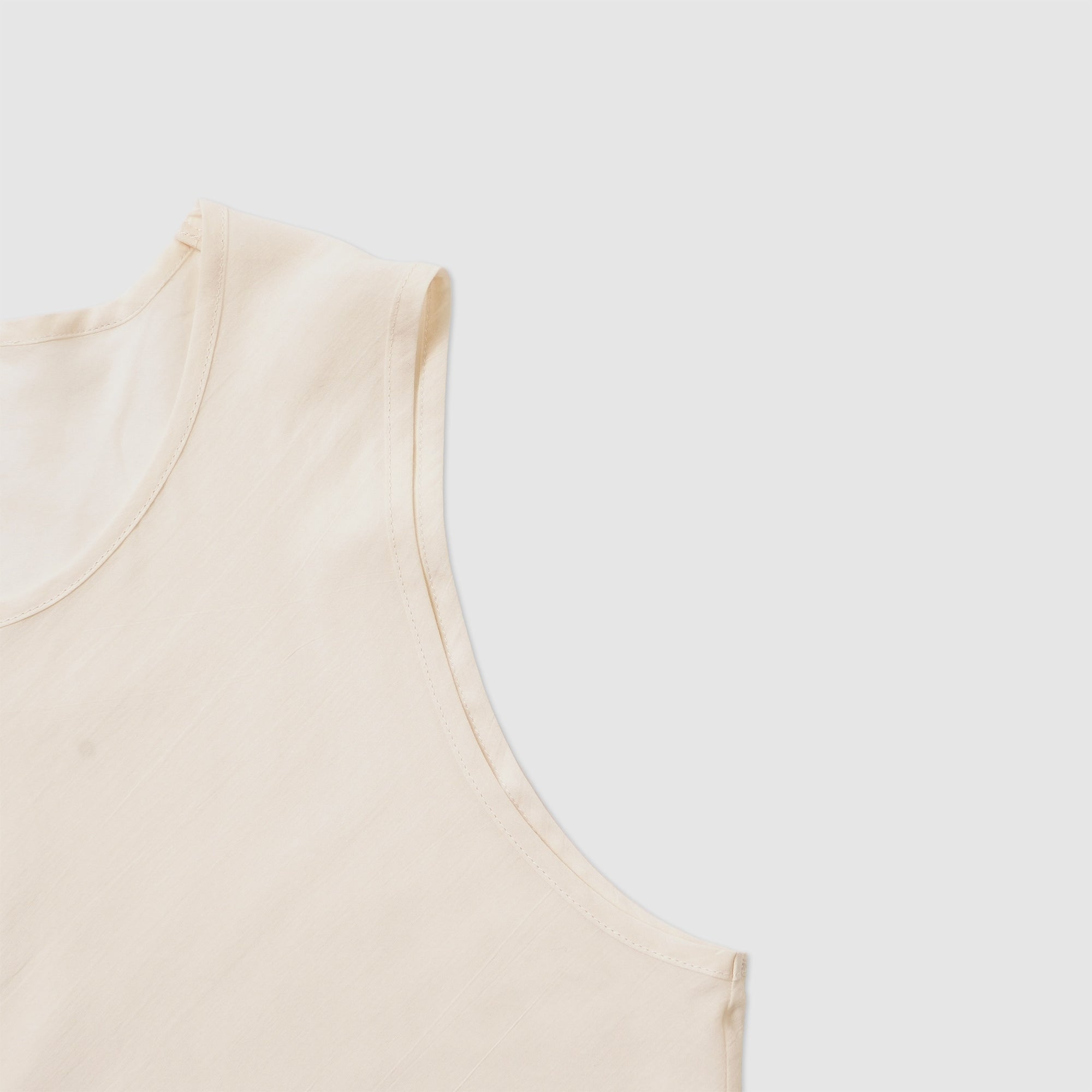 Simple sleeveless blouse / Pre-order
