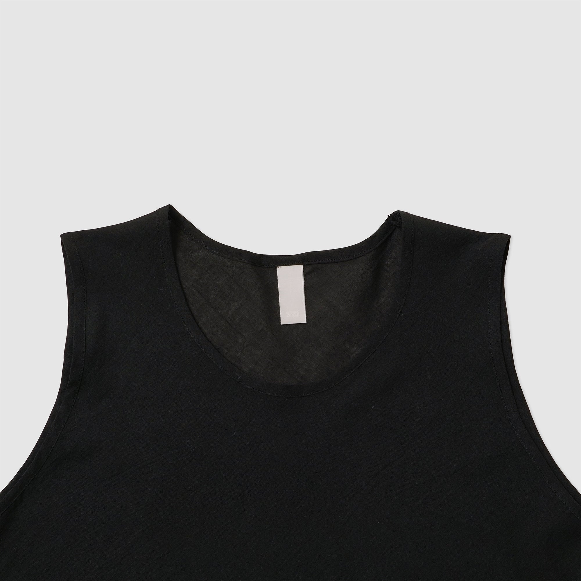 Simple sleeveless blouse / Pre-order