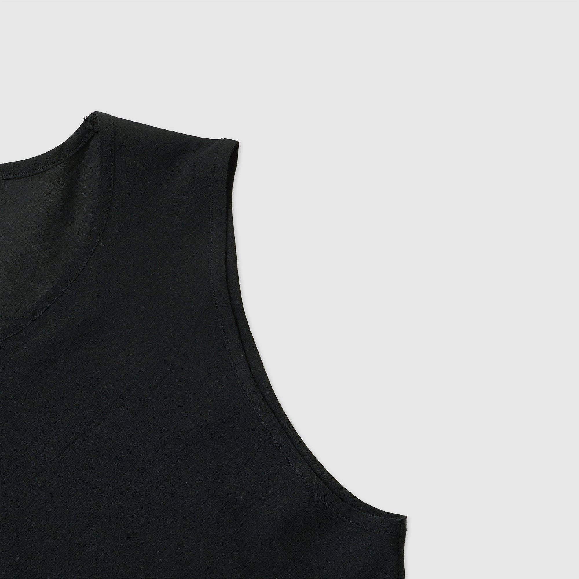 Simple sleeveless blouse / Pre-order