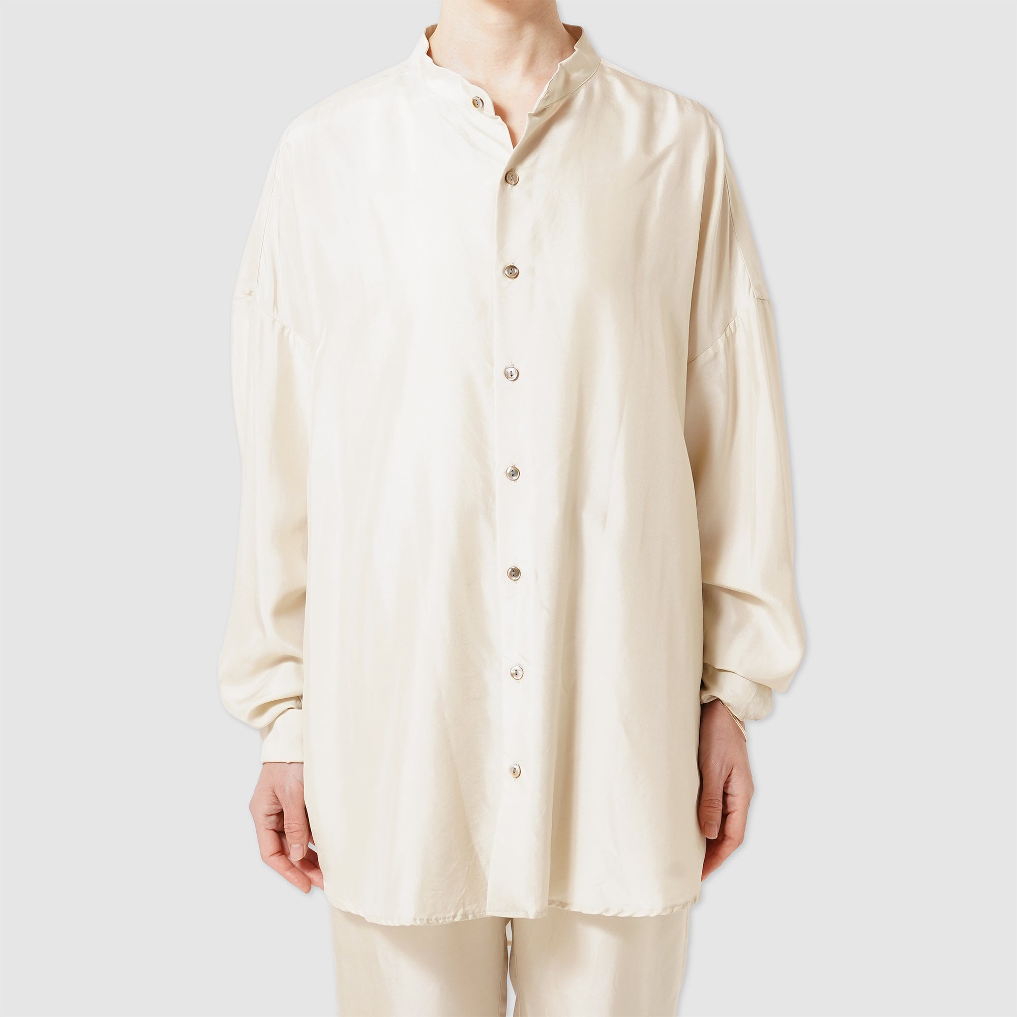 Silk band collar shirt