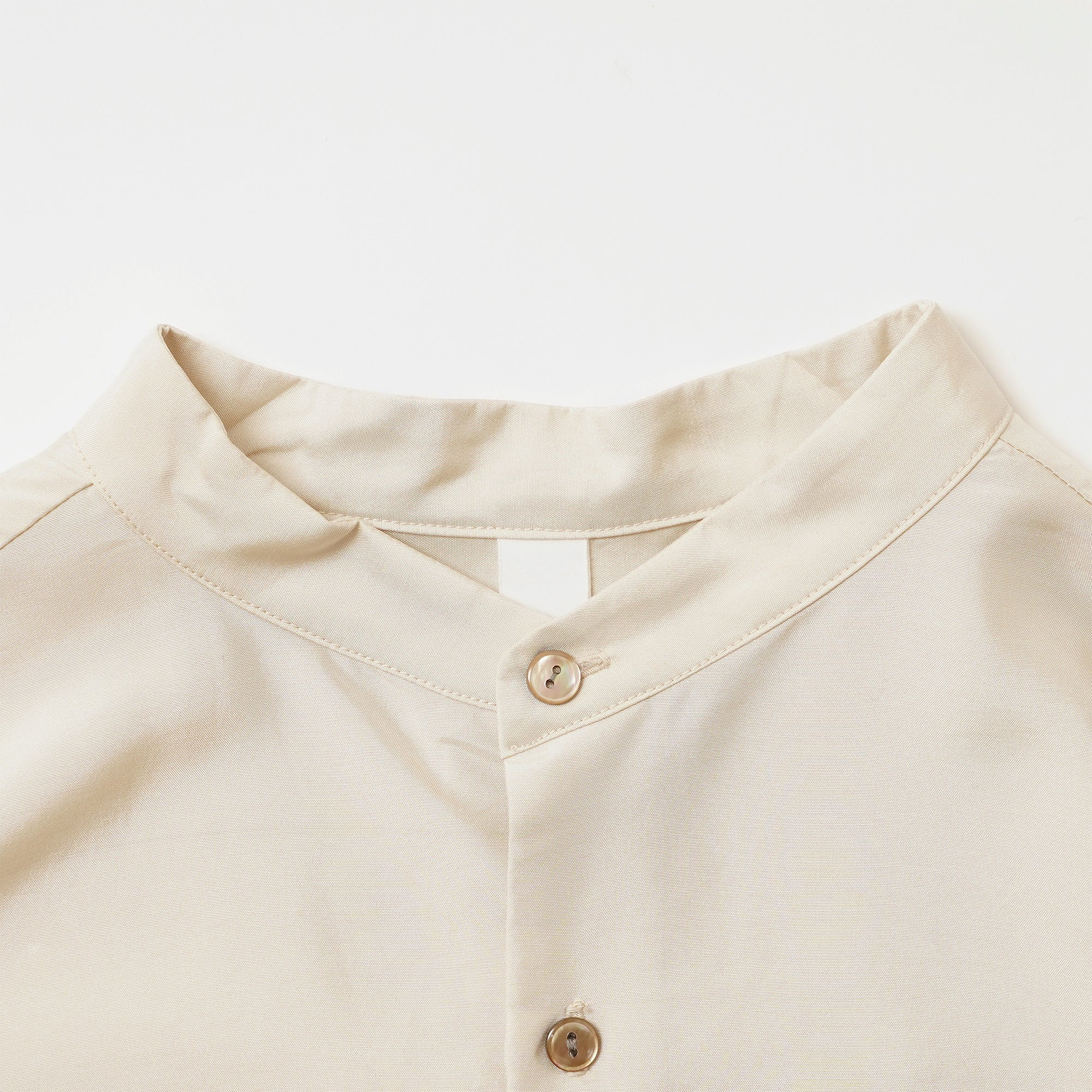 Silk band collar shirt
