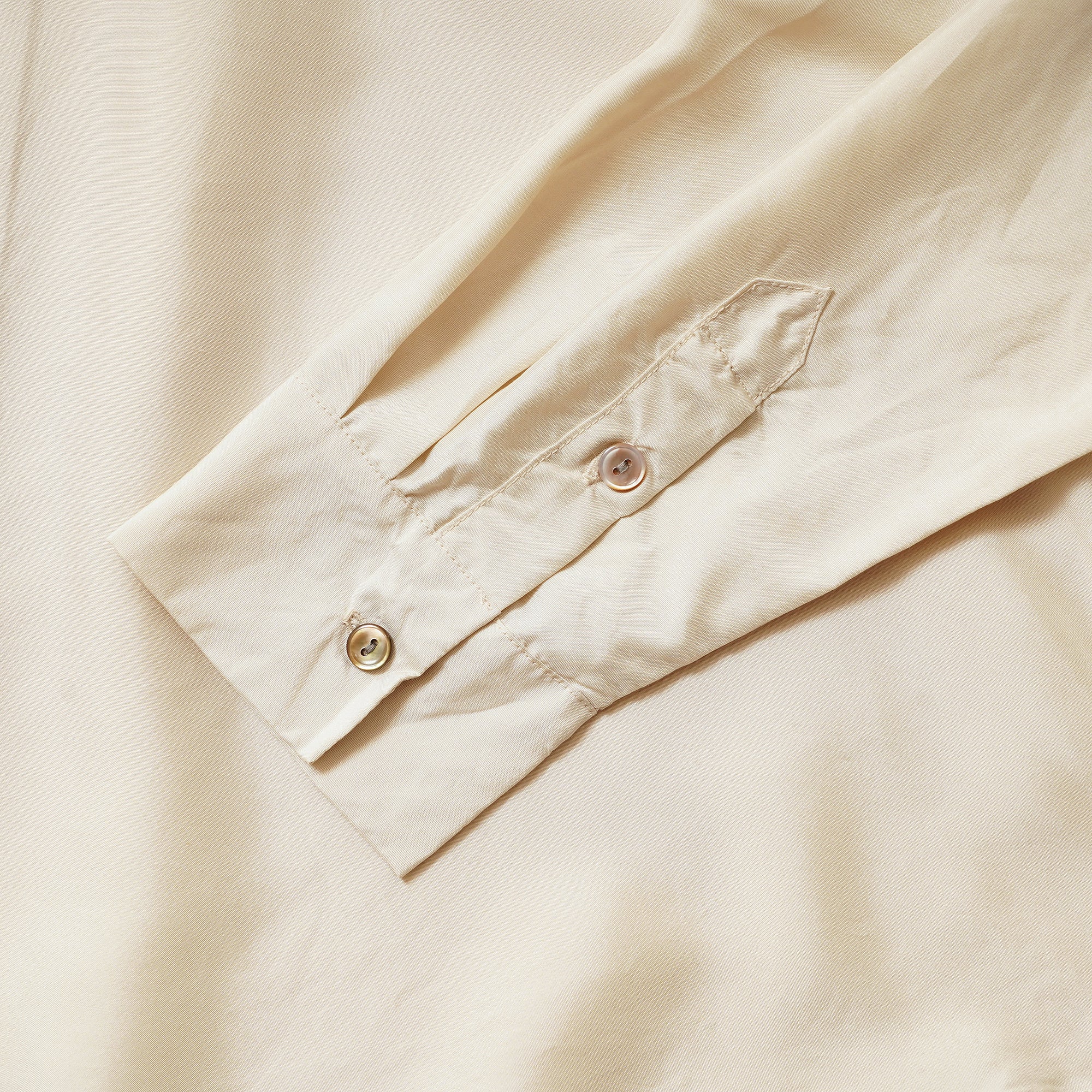 Silk band collar shirt
